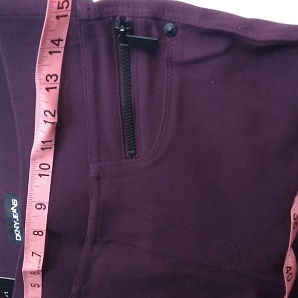 DKNY SIZE SMALL - Picture 6 of 9